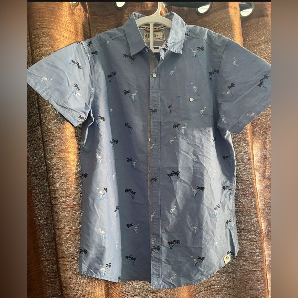 NWOT Men’s Hawaiian Button Down Short Sleeve Shirt